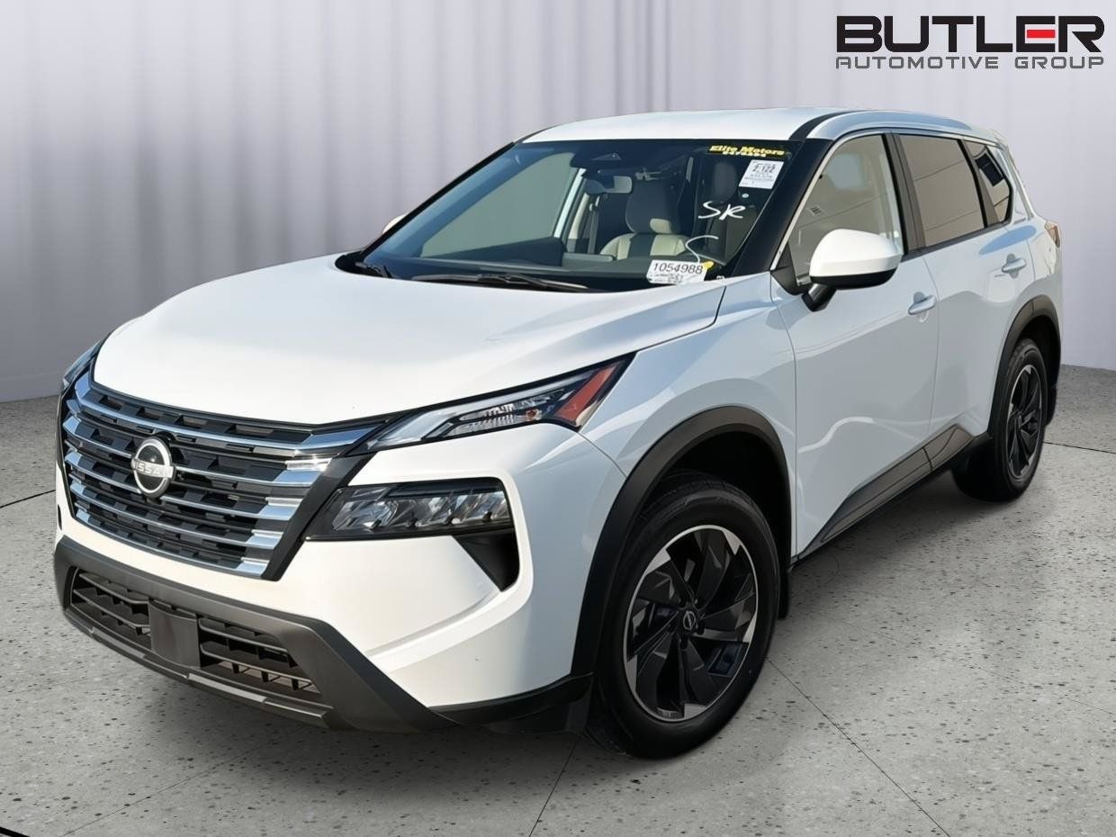 Used 2024 Nissan Rogue SV AWD/4WD image 2