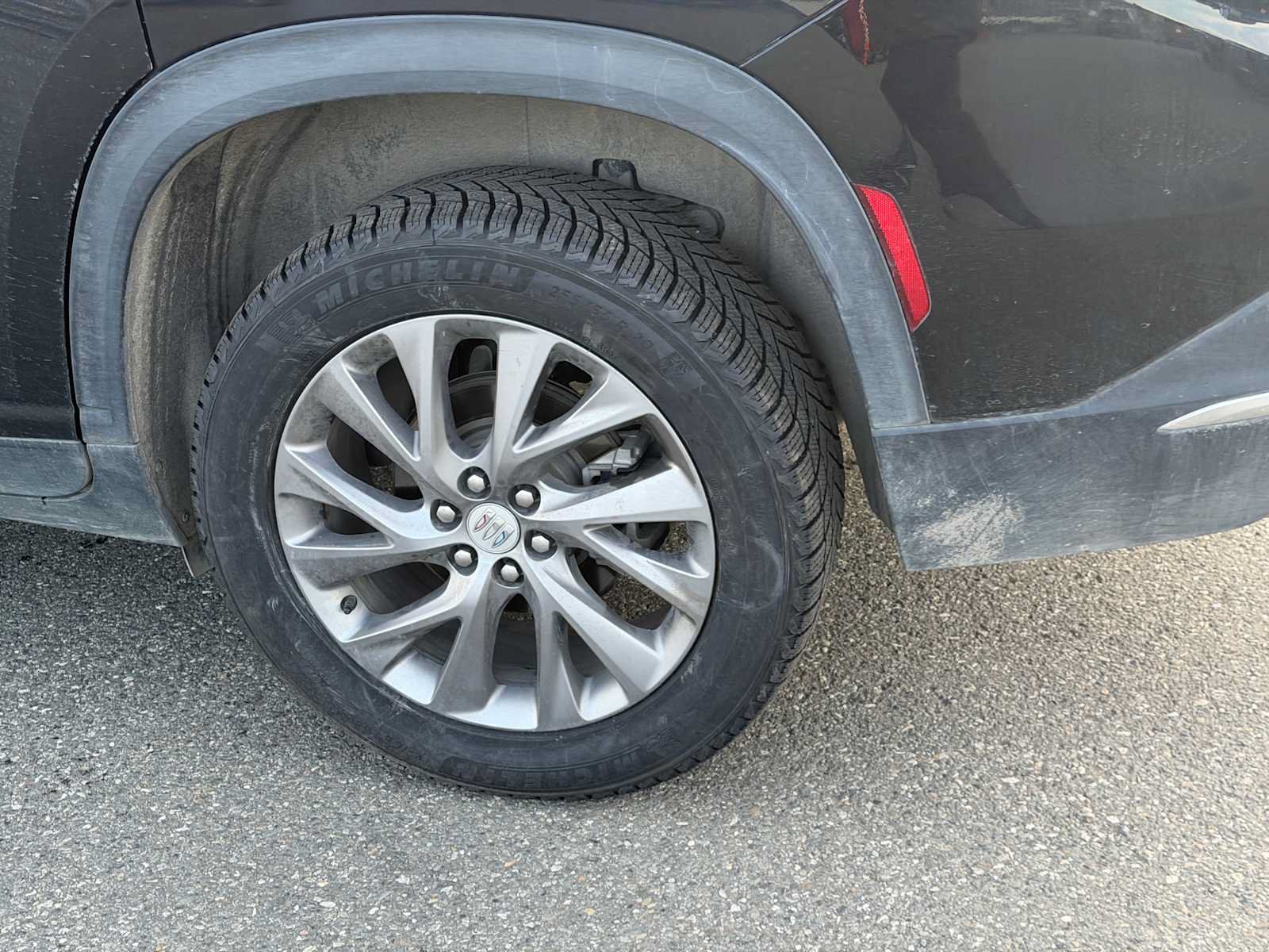 Certified 2025 Buick Enclave Preferred AWD/4WD image 21