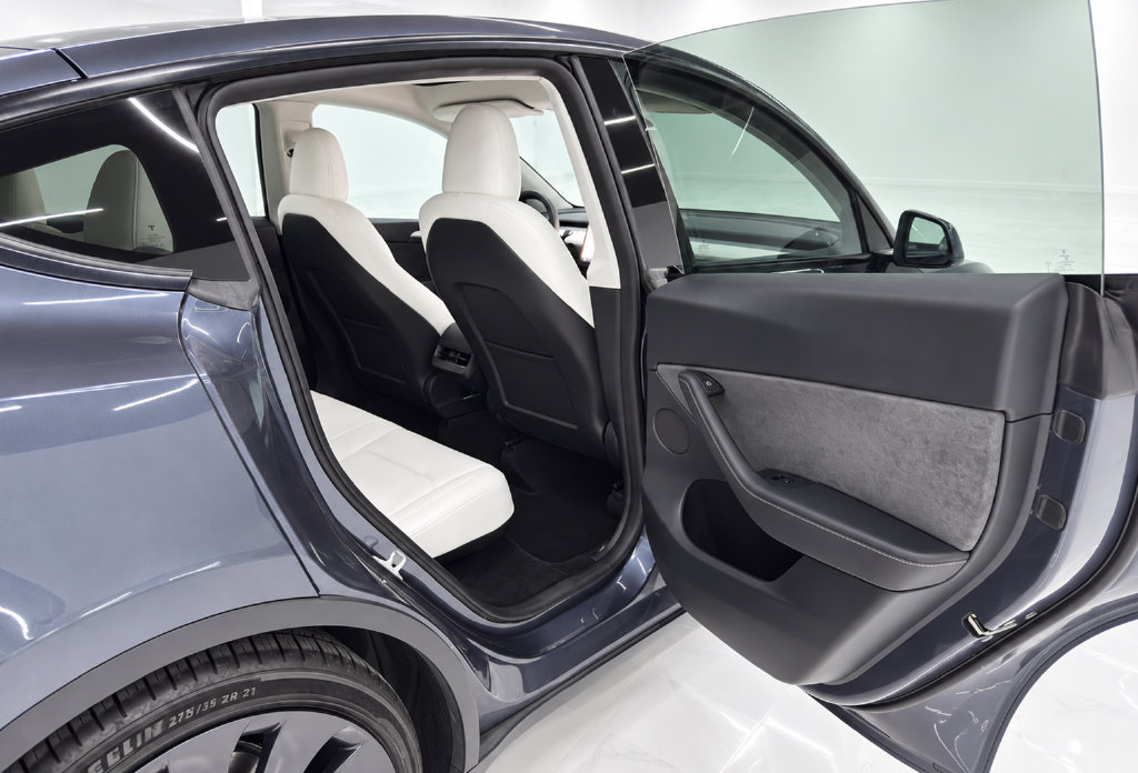 Used 2023 Tesla Model Y Performance AWD/4WD image 9