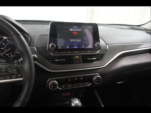 Used 2024 Nissan Altima 2.5 SR AWD/4WD image 9