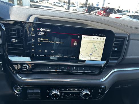 Used 2025 GMC Sierra 1500 SLT image 16