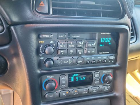 Used 1998 Chevrolet Corvette Convertible w/ Memory Pkg RWD image 19