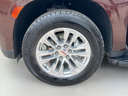 Used 2022 GMC Yukon XL SLT w/ SLT Premium Package image 39