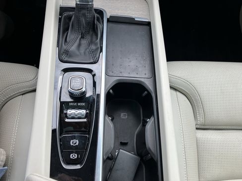 Used 2021 Volvo XC60 T6 Inscription w/ Advanced Package image 22