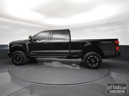 Used 2025 Ford F250 King Ranch w/ Tremor Off-Road Package image 3