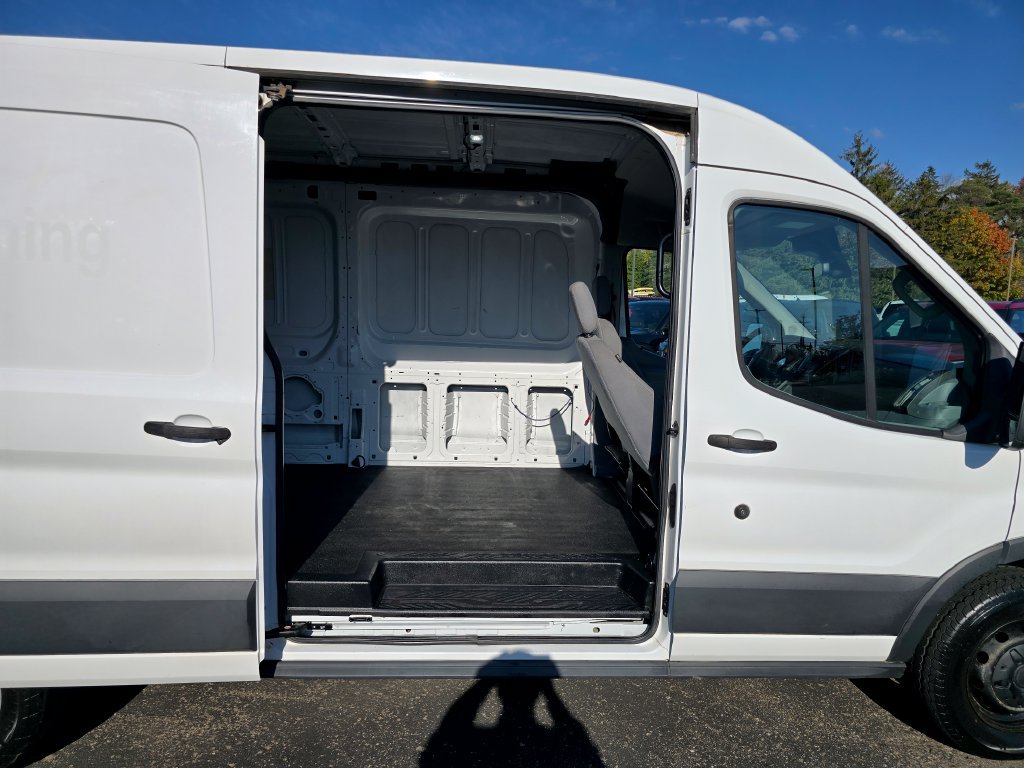 Used 2018 Ford Transit 250 148 Medium Roof RWD image 15
