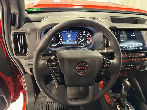 Used 2025 Nissan Frontier PRO-4X w/ Interior Protection Package AWD/4WD image 19