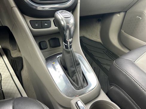 Used 2013 Buick Encore Premium AWD/4WD image 23