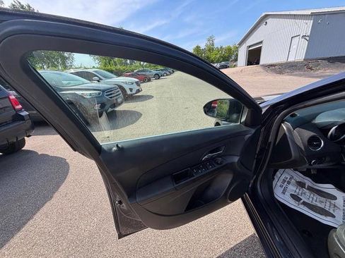 Used 2016 Chevrolet Cruze LT FWD image 20