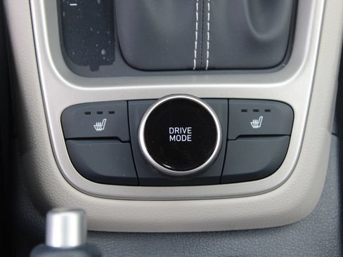 New 2026 Hyundai Venue SEL FWD image 18