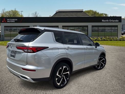 Used 2024 Mitsubishi Outlander SE image 5