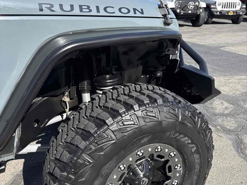 Used 2014 Jeep Wrangler Unlimited Rubicon w/ Connectivity Group AWD/4WD image 18