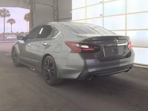 Used 2017 Nissan Altima 2.5 SR FWD image 3