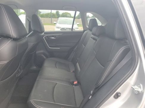 Used 2024 Toyota RAV4 XLE FWD image 17