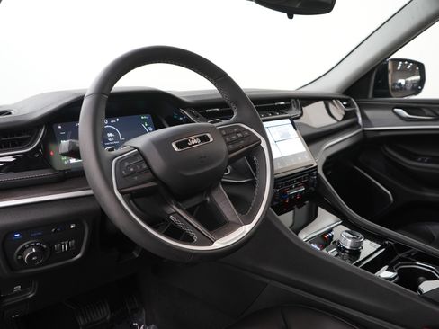Used 2023 Jeep Grand Cherokee 4WD 4xe image 26