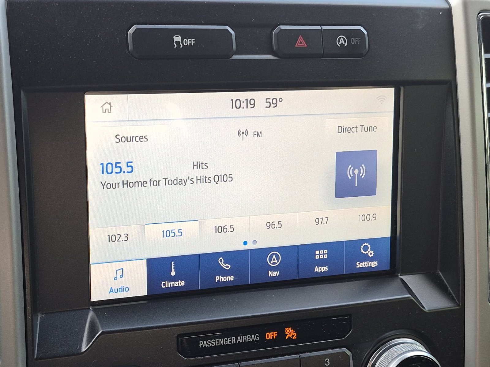 Used 2019 Ford F150 Lariat w/ Equipment Group 502A Luxury AWD/4WD image 22