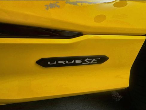 Used 2026 Lamborghini Urus SE AWD/4WD image 28