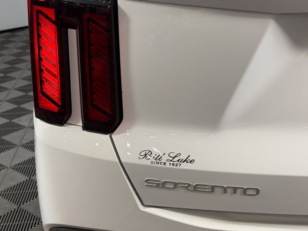 Used 2025 Kia Sorento EX AWD/4WD image 13