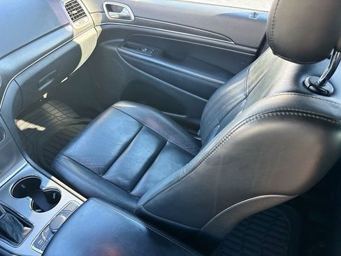 Used 2018 Jeep Grand Cherokee Limited image 21