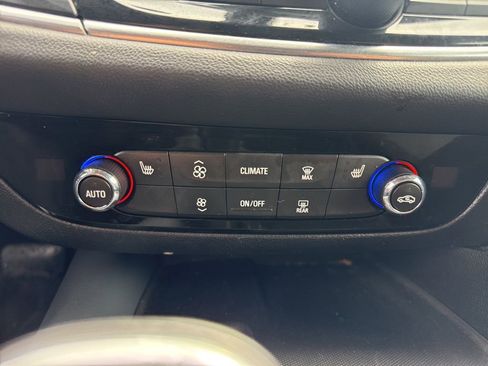 Used 2020 Buick Enclave Preferred w/ LPO, Floor Liner Package image 22