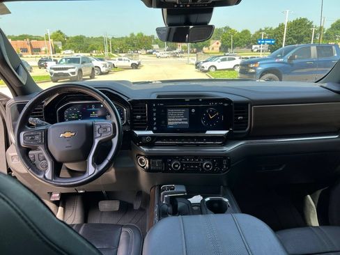 Used 2023 Chevrolet Silverado 1500 High Country w/ Technology Package AWD/4WD image 6
