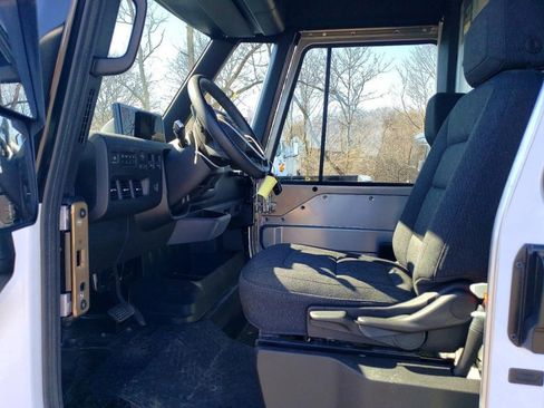 Used 2025 Chevrolet Brightdrop 400 image 6