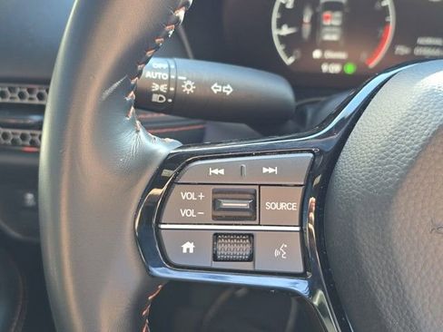 Used 2025 Honda HR-V Sport image 17