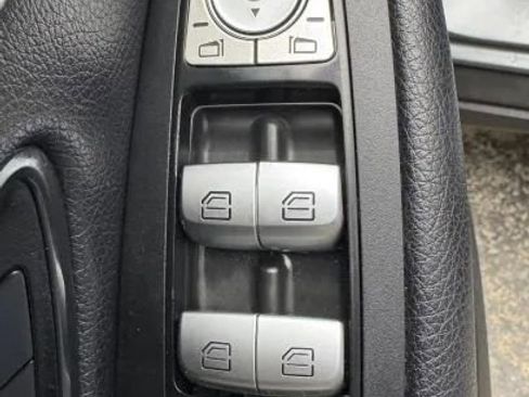 Used 2019 Mercedes-Benz GLC 300 4MATIC w/ Multimedia Package image 45