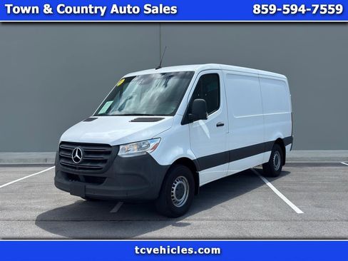 Used 2022 Mercedes-Benz Sprinter 1500 image 1