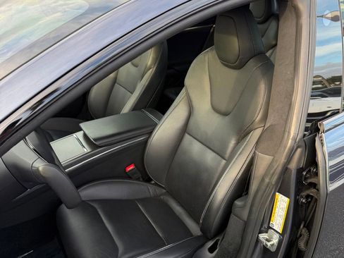 Used 2023 Tesla Model S Plaid image 10