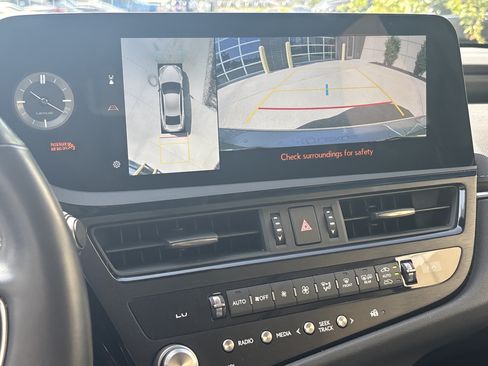 Used 2025 Lexus ES 350 w/ Accessory Package (Z2) FWD image 25