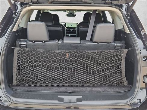 Used 2025 Toyota Highlander Limited AWD/4WD image 6