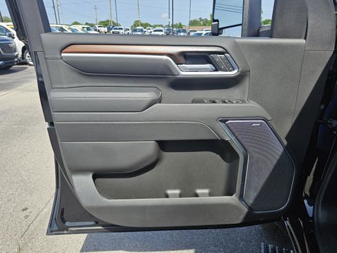 New 2025 GMC Sierra 2500 Denali w/ Technology Package image 3