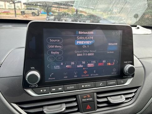 Used 2021 Nissan Altima 2.5 SV w/ SV Premium Package AWD/4WD image 28