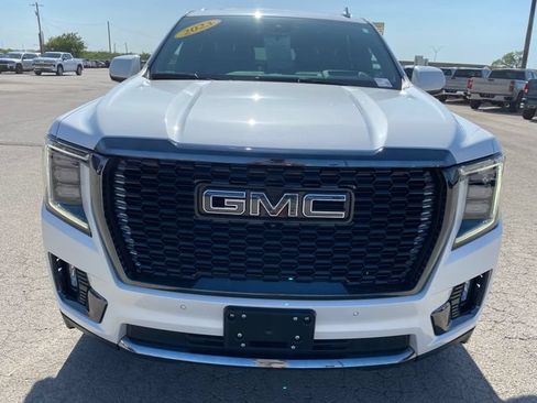 Used 2023 GMC Yukon Denali Ultimate AWD/4WD image 9