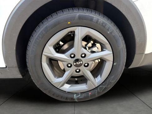 Used 2025 Kia K4 FWD image 39