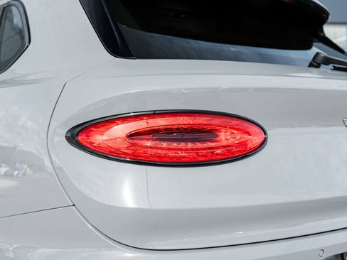 Used 2022 Bentley Bentayga image 12