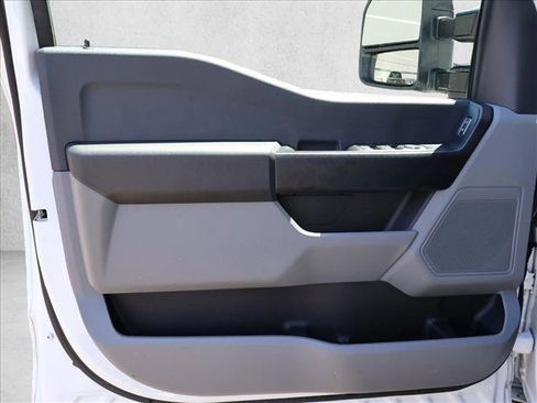 Used 2025 Ford F550 4x4 Crew Cab Super Duty image 9