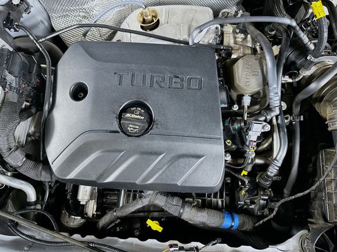 Used 2025 Buick Encore GX Sport Touring FWD image 31