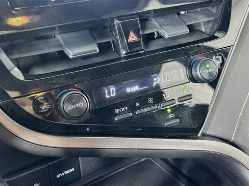 Used 2023 Toyota Camry SE FWD image 25