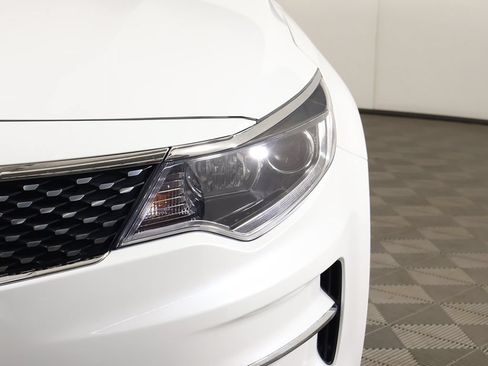 Used 2018 Kia Optima EX w/ Premium Package FWD image 14