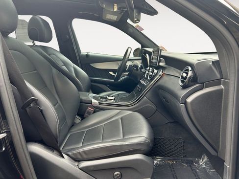 Used 2019 Mercedes-Benz GLC 300 4MATIC image 24