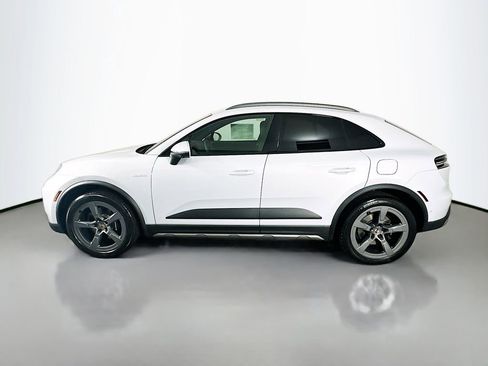 New 2026 Porsche Macan 4S Electric AWD/4WD image 2