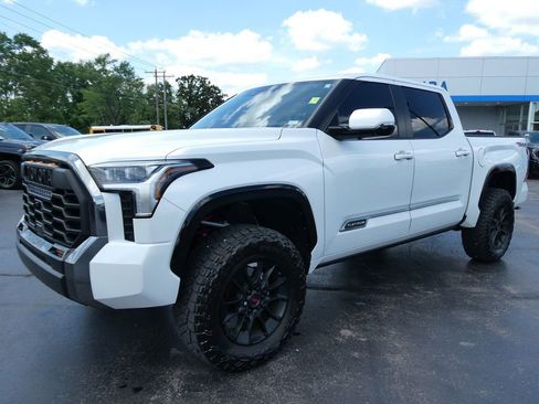Used 2026 Toyota Tundra Platinum w/ TRD Off-Road Package AWD/4WD image 8