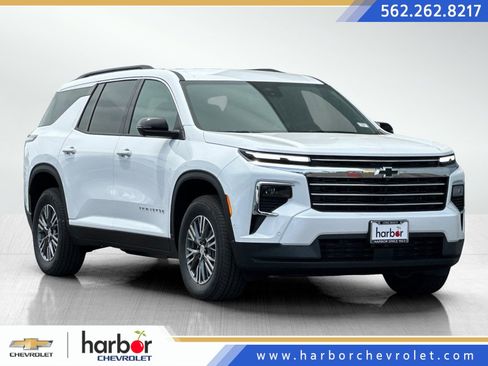 New 2025 Chevrolet Traverse LT w/ Enhanced Driving Package image 1