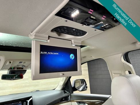 Used 2019 Cadillac Escalade Premium Luxury w/ Escalade Sport Edition AWD/4WD image 24