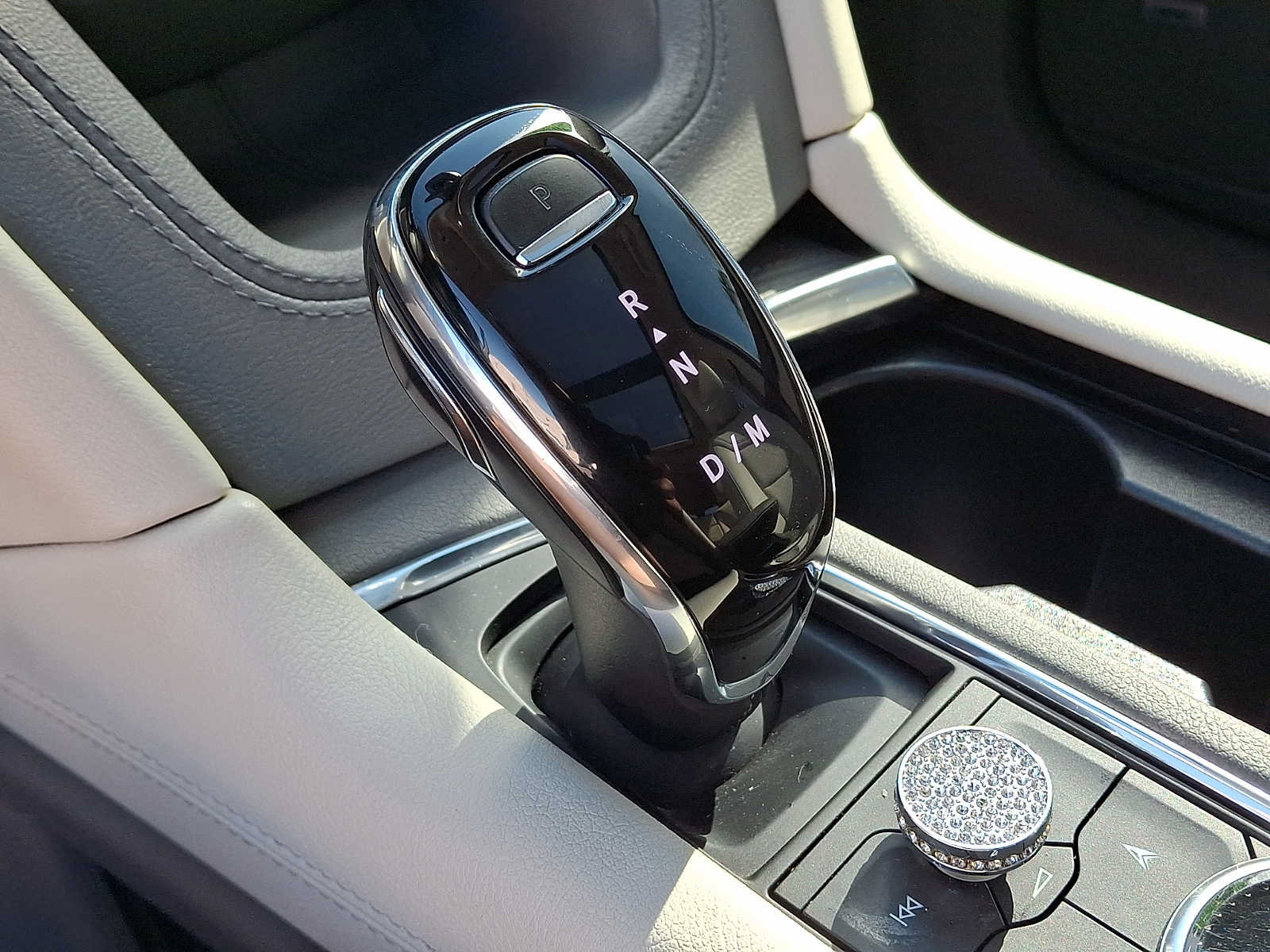 Used 2020 Cadillac XT6 Premium Luxury FWD image 16