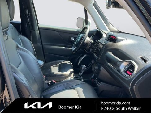 Used 2018 Jeep Renegade Limited w/ UConnect 8.4 Nav Group FWD image 11