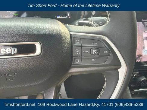 Used 2022 Jeep Grand Cherokee Limited 4xe w/ Luxury Tech Group II AWD/4WD image 18