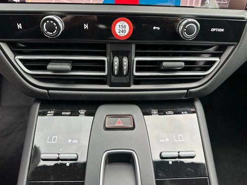 Certified 2026 Porsche Macan S AWD/4WD image 30